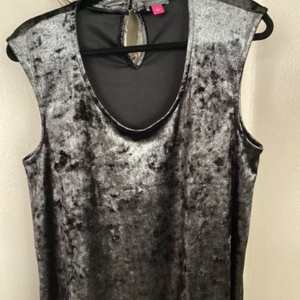 Vince Camuto black iridescent velveteen sleeveless top, shell, size large